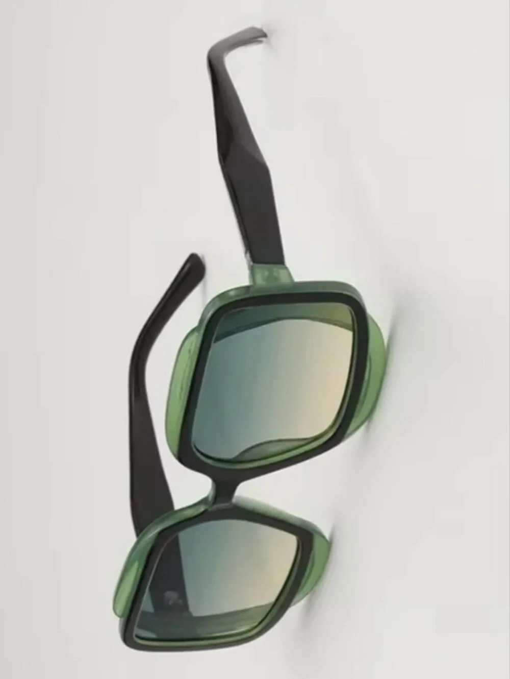 Luxury Style Unisex Chunky Oversized Square Green Gradient Sunglasses